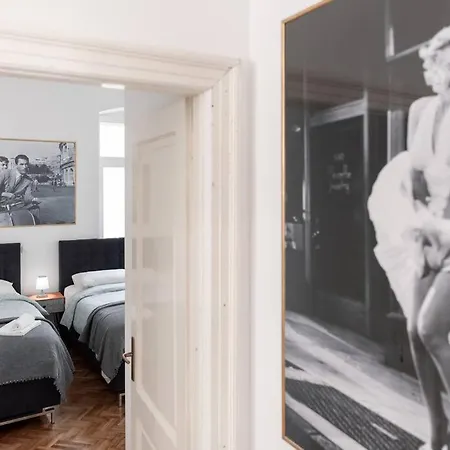 Lägenhet 4-bedroom 1 Min From Bacvice