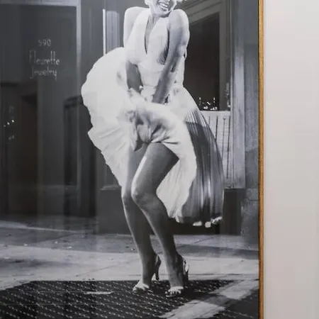 4-bedroom 1 Min From Bacvice Lägenhet