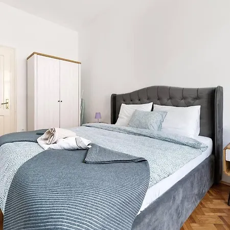 4-bedroom 1 Min From Bacvice 公寓 *