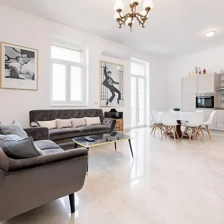4-bedroom 1 Min From Bacvice *