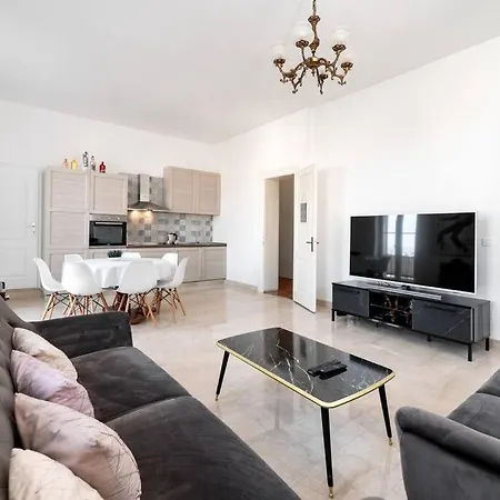 4-bedroom 1 Min From Bacvice Apartman