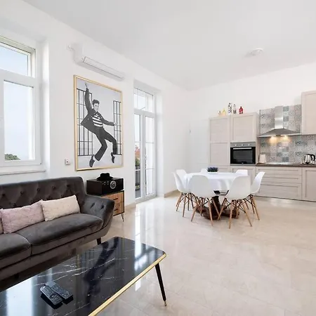 Apartment 4-bedroom 1 Min From Bacvice Split