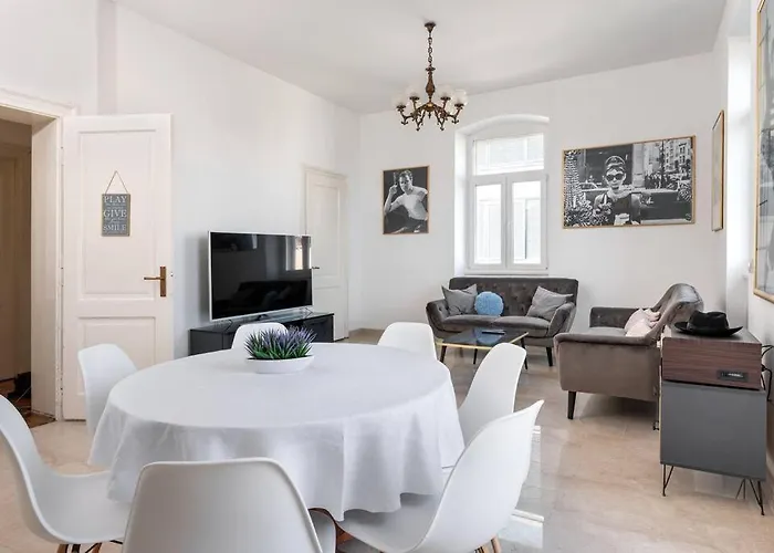 4-bedroom 1 Min From Bacvice *