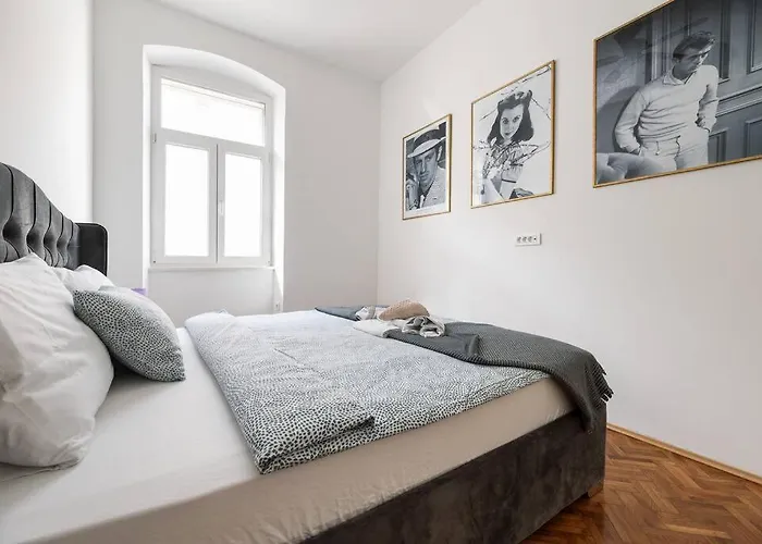 4-bedroom 1 Min From Bacvice 公寓 *