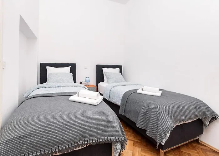 4-bedroom 1 Min From Bacvice 公寓 *