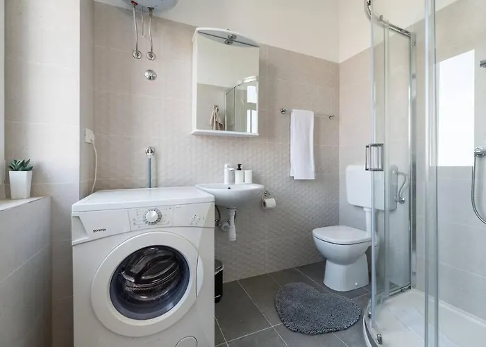 4-bedroom 1 Min From Bacvice 公寓