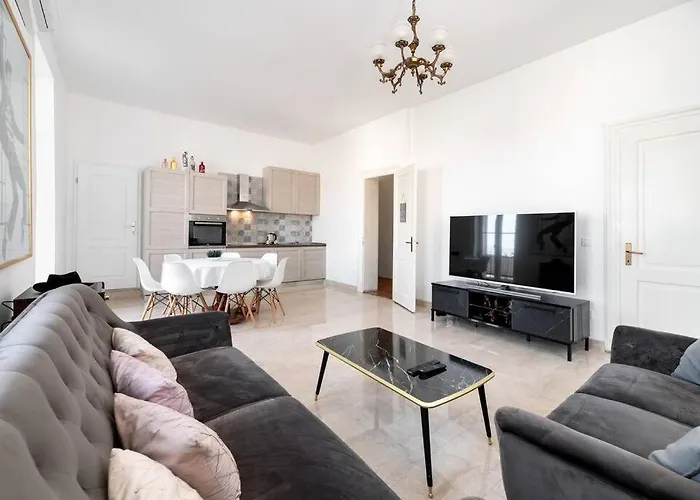 4-bedroom 1 Min From Bacvice 公寓