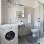 4-bedroom 1 Min From Bacvice Apartment