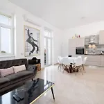 Apartment 4-bedroom 1 Min From Bacvice Split